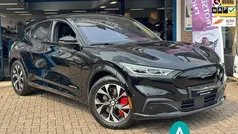 Zwart Gebruikt 2021 Ford Mustang Mach-E SUV | € 30.950 (Goede deal)