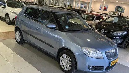 Occasion Skoda Fabia Tour 105 PK (77 kW) 2010 Blauw Hatchback