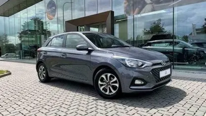 Grijs Occasion 2019 Hyundai i20 Sedan | € 12.950 (Eerlijke prijs)