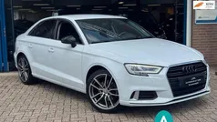 Wit, metallic lak Gebruikt 2019 Audi A3 Sport Sedan | € 15.950 (Eerlijke prijs)
