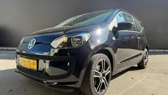 Zwart Gebruikt 2015 VW up! Groove Hatchback | € 5.950 (Goede deal)