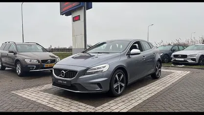 Grijs Occasion 2018 Volvo V40 Business Edition Hatchback | € 14.940 (Goede deal)