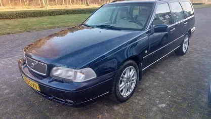 Occasion 2000 Volvo V70 Stationwagen | € 940 (Goede deal)