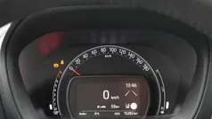 Gebruikt 2024 Toyota Aygo Play Hatchback | € 17.400 (Eerlijke prijs)