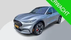 Grijs Gebruikt 2021 Ford Mustang Mach-E SUV | € 27.800 (Eerlijke prijs)