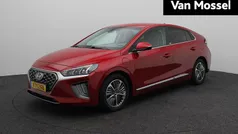 Rood, metallic lak Gebruikt 2021 Hyundai Ioniq Comfort Sedan | € 19.440 (Eerlijke prijs)