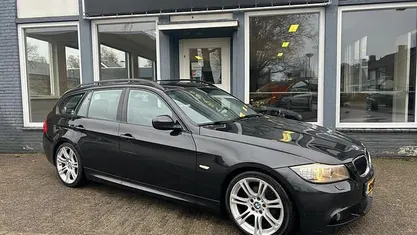 Zwart Occasion 2010 BMW 318 M Sport Stationwagen | € 4.999 (Eerlijke prijs)