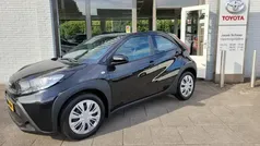 Gebruikt 2025 Toyota Aygo Play Hatchback | € 19.999 (Eerlijke prijs)
