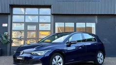 Blauw Gebruikt 2020 VW Golf VII Style Hatchback | € 22.799 (Eerlijke prijs)