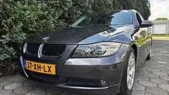 Grijs, metallic lak Gebruikt 2007 BMW 320 Executive Sedan | € 8.000 (Eerlijke prijs)