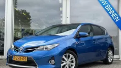 Blauw Gebruikt 2015 Toyota Auris Hatchback | € 11.950 (Eerlijke prijs)