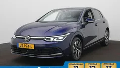 Gebruikt 2022 VW Golf VIII Style Hatchback | € 25.900 (Eerlijke prijs)
