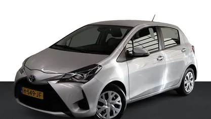 Grijs Occasion 2020 Toyota Yaris Active Hatchback | € 16.399 (Eerlijke prijs)