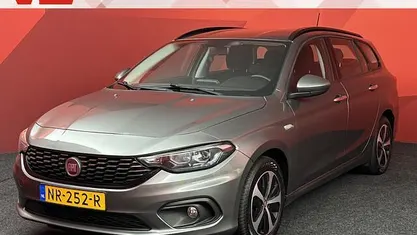 Grijs Gebruikt 2017 Fiat Tipo Business Stationwagen | € 7.448 (Eerlijke prijs)