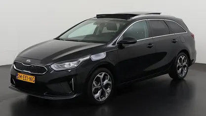 Gebruikt 2025 Kia Ceed Hatchback | € 23.740 (Super prijs)