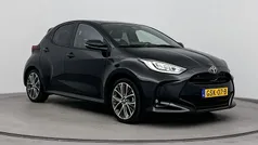 Zwart Gebruikt 2024 Toyota Yaris Hybrid Executive Hatchback | € 28.999 (Eerlijke prijs)