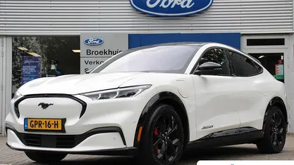Wit Gebruikt 2023 Ford Mustang Mach-E Premium SUV | € 40.395 (Eerlijke prijs)
