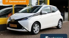 Wit Gebruikt 2017 Toyota Aygo X-play Hatchback | € 8.900 (Goede deal)
