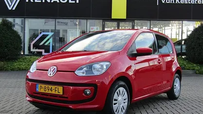 Rood (parellak) Gebruikt 2016 VW up! move up! Hatchback | € 7.445 (Eerlijke prijs)
