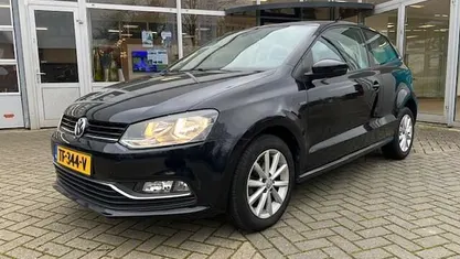 Occasion 2015 VW Polo LOUNGE Hatchback | € 8.250 (Eerlijke prijs)