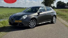 Grijs Gebruikt 2012 Alfa Romeo Giulietta Distinctive Hatchback | € 4.950 (Eerlijke prijs)
