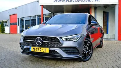 Grijs Gebruikt 2021 Mercedes CLA250 Business Sedan | € 31.850 (Eerlijke prijs)