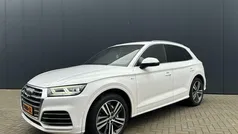 Wit, metallic lak Gebruikt 2018 Audi Q5 Black Edition SUV | € 29.995 (Eerlijke prijs)