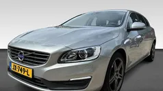 Gebruikt 2016 Volvo V60 Momentum Stationwagen | € 16.930 (Eerlijke prijs)