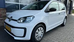Wit Gebruikt 2016 VW up! take up! Hatchback | € 6.750 (Eerlijke prijs)