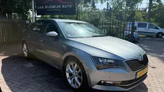 Grijs Gebruikt 2016 Skoda Superb Business Line Hatchback | € 11.890 (Eerlijke prijs)