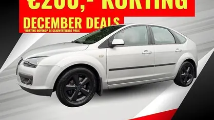 Grijs Gebruikt 2006 Ford Focus Futura Hatchback | € 2.900 (Eerlijke prijs)