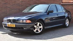 Blauw, metallic lak Gebruikt 1999 BMW 520 Executive Sedan | € 2.449 (Eerlijke prijs)