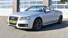 Grijs, metallic lak Gebruikt 2011 Audi A5 Cabriolet S-Line Cabriolet | € 13.750 (Eerlijke prijs)