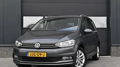 Grijs Gebruikt 2016 VW Touran Highline MPV | € 18.495 (Eerlijke prijs)