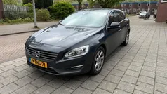 Grijs, metallic lak Gebruikt 2014 Volvo V60 Momentum Stationwagen | € 5.100 (Super prijs)