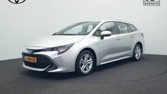 Grijs metallic Gebruikt 2020 Toyota Corolla Active Stationwagen | € 22.980 (Eerlijke prijs)