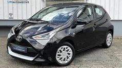 Zwart Gebruikt 2019 Toyota Aygo X-play Hatchback | € 10.985 (Eerlijke prijs)