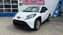 Wit Gebruikt 2024 Toyota Aygo Play Hatchback | € 16.795 (Eerlijke prijs)
