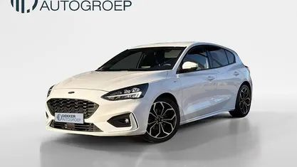 Wit Occasion 2020 Ford Focus ST-Line Hatchback | € 17.945 (Eerlijke prijs)