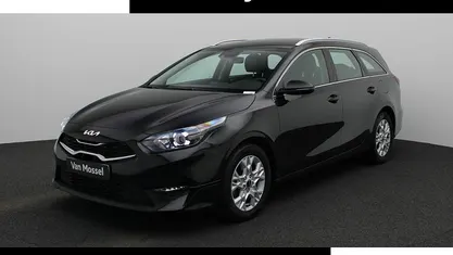 Zwart Gebruikt 2024 Kia Ceed Hatchback | € 27.900 (Eerlijke prijs)