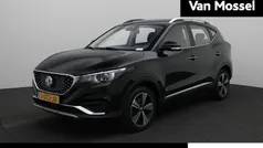 Zwart Gebruikt 2020 MG ZS Luxury Sedan | € 14.995 (Eerlijke prijs)