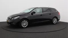 Zwart Gebruikt 2020 Peugeot 308 Premium Stationwagen | € 13.450 (Eerlijke prijs)