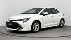 Wit Gebruikt 2022 Toyota Corolla Hybrid Business Edition Hatchback | € 22.980 (Eerlijke prijs)