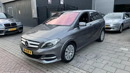 Grijs Occasion 2016 Mercedes B250e Edition MPV | € 7.499 (Eerlijke prijs)