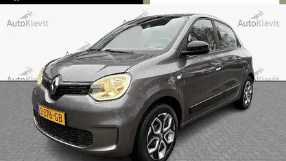 Grijs Occasion 2023 Renault Twingo Equilibre Hatchback | € 12.950 (Eerlijke prijs)