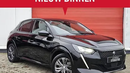 Zwart Gebruikt 2021 Peugeot e-208 Active Hatchback | € 14.950 (Goede deal)