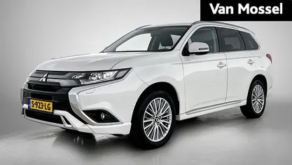 Occasion 2023 Mitsubishi Outlander P-HEV Intense SUV | € 23.940 (Super prijs)