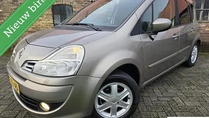 Occasion Renault Modus Dynamique 101 PK (74 kW) 2008 Beige MPV