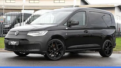 Zwart (metallic) Gebruikt 2022 VW Caddy Black Edition MPV | € 19.995 (Super prijs)
