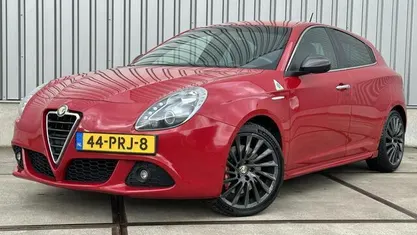 Rood Gebruikt 2011 Alfa Romeo Giulietta Quadrifoglio Verde Hatchback | € 6.890 (Goede deal)